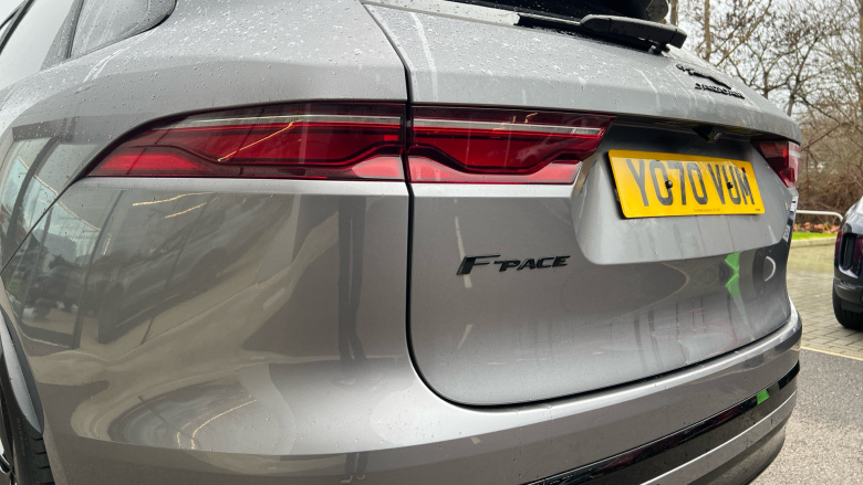 Jaguar F-Pace 2.0 D200 R-Dynamic HSE 5dr Auto AWD Diesel Estate